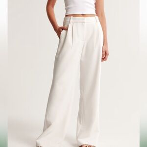 Abercrombie Sloane Low Rise Tailored Wide Leg Pant